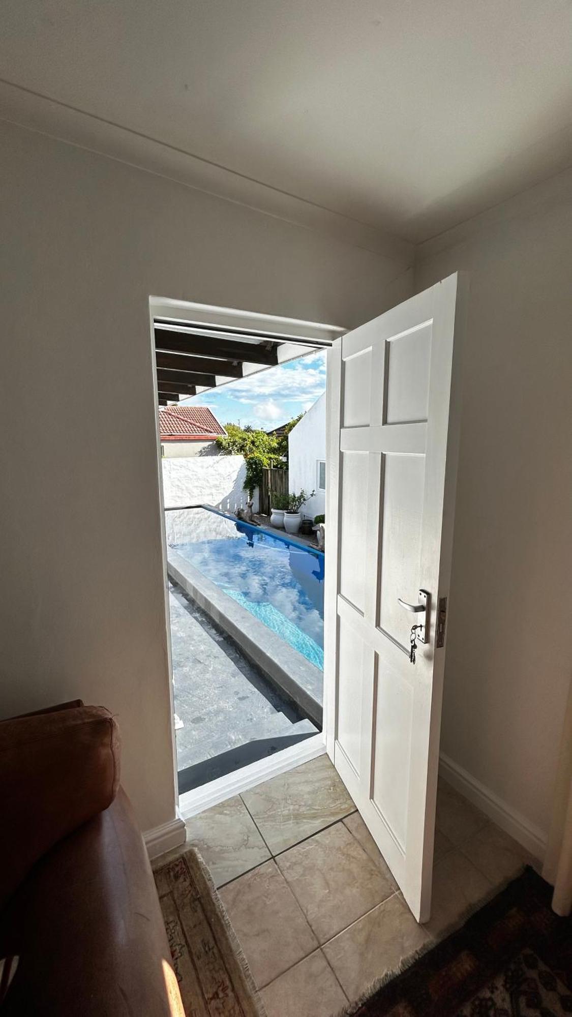 פלטנברג ביי De La Fontaine Guest Cottage And Pool View Luxury Suite מראה חיצוני תמונה